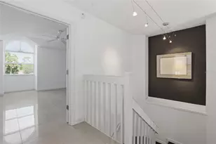 5588 Golf Pointe Dr, Sarasota, FL 34243 - Photo 17