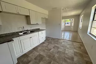 1031 30th Ave E, Bradenton, FL 34208 - Photo 7