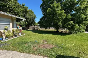 1031 30th Ave E, Bradenton, FL 34208 - Photo 19