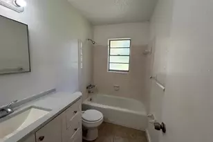 1031 30th Ave E, Bradenton, FL 34208 - Photo 17