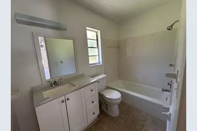 1031 30th Avenue E, Bradenton, FL 34208 - Photo 17