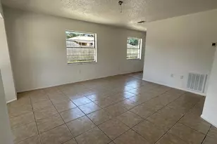 1031 30th Ave E, Bradenton, FL 34208 - Photo 7