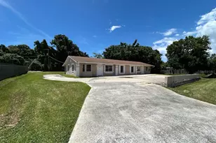 1031 30th Ave E, Bradenton, FL 34208 - Photo 1