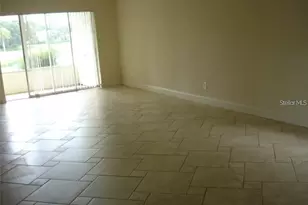 7211 W Country Club Dr N, Sarasota, FL 34243 - Photo 5