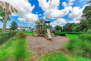 10010 Buckman Halls Dr, Palmetto, FL 34221 - Photo 71