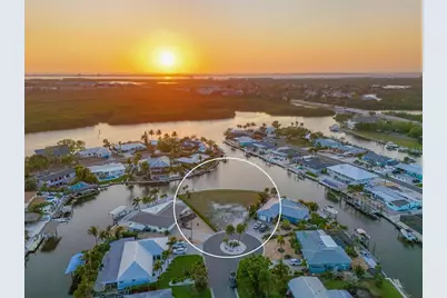 10412 Kingfisher Road W, Bradenton, FL 34209 - Photo 1