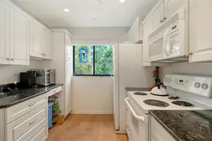 1611 Clower Creek Dr, Sarasota, FL 34231 - Photo 23