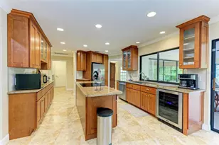 221 Lookout Point Dr, Osprey, FL 34229 - Photo 3