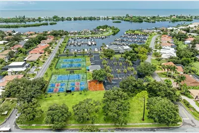 221 Lookout Point Drive, Osprey, FL 34229 - Photo 17