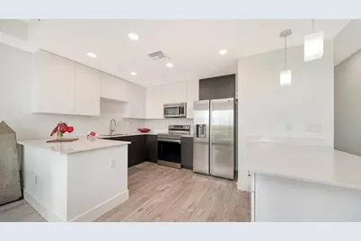 1709 N Tamiami Trail #522, Sarasota, FL 34234 - Photo 5