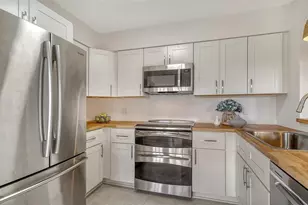 6467 Carrington Cir, Sarasota, FL 34238 - Photo 17