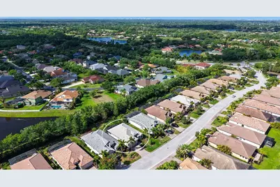 7702 Rio Bella Place, Bradenton, FL 34201 - Photo 49