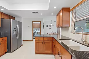 2205 71st St W, Bradenton, FL 34209 - Photo 9