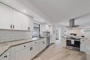 1734 Riviera Cir, Sarasota, FL 34232 - Photo 37