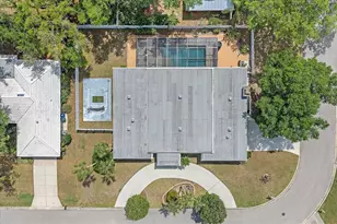 1734 Riviera Cir, Sarasota, FL 34232 - Photo 3