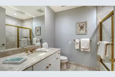 1281 Gulf Of Mexico Drive #111, Longboat Key, FL 34228 - Photo 21