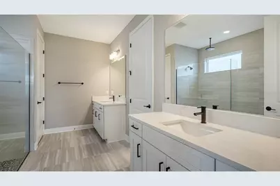 16905 Sweetwater Village Drive, Bradenton, FL 34211 - Photo 23
