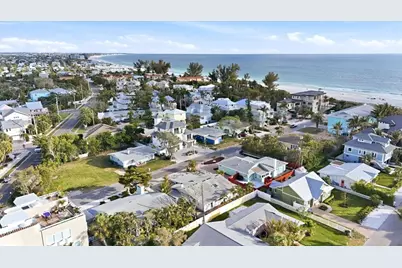 114 78th Street, Holmes Beach, FL 34217 - Photo 9