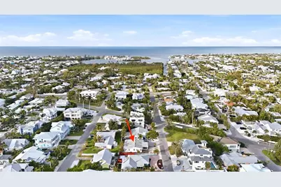 114 78th Street, Holmes Beach, FL 34217 - Photo 3