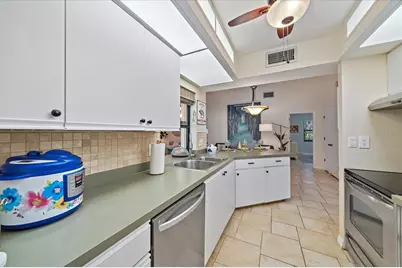 3246 Maiden Lane, Sarasota, FL 34231 - Photo 9