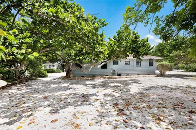 103 51st Street, Holmes Beach, FL 34217 - Photo 45