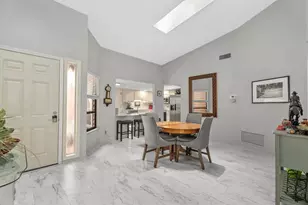 3862 Wilshire Cir W, Sarasota, FL 34238 - Photo 5