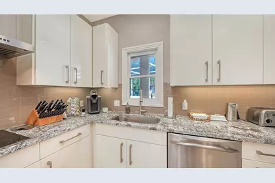 3610 Bayou Circle, Longboat Key, FL 34228 - Photo 19