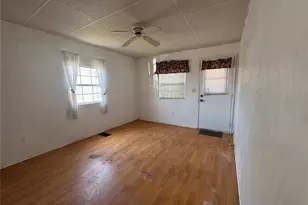 2049 Champion St, Sarasota, FL 34231 - Photo 9