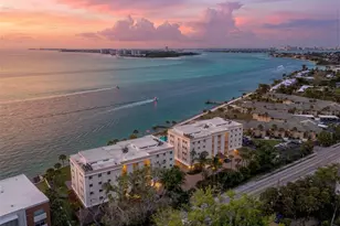 4712 Ocean Blvd, Sarasota, FL 34242 - Photo 1