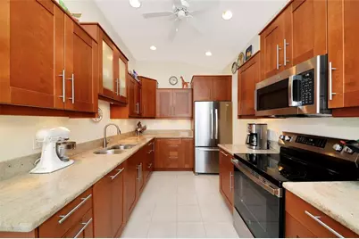 111 Auburn Woods Circle, Venice, FL 34292 - Photo 11