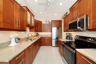 111 Auburn Woods Cir, Venice, FL 34292 - Photo 11