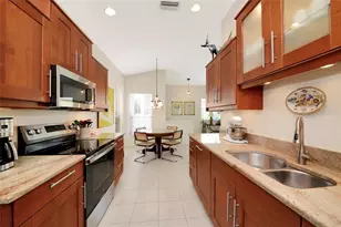 111 Auburn Woods Cir, Venice, FL 34292 - Photo 15