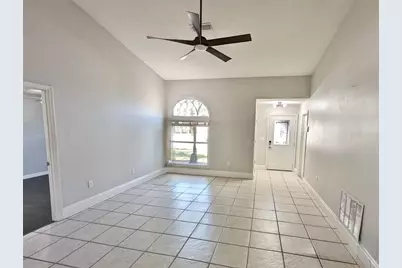 4970 Reagen Way, Sarasota, FL 34232 - Photo 5