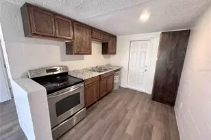 116 12th St W, Palmetto, FL 34221 - Photo 5