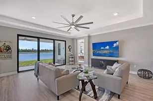 17022 Cresswind Ter, Lakewood Ranch, FL 34211 - Photo 9