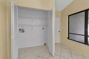 7935 Woodpointe Ct, Sarasota, FL 34238 - Photo 7