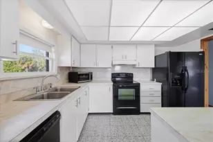 416 Magnolia Ave, Anna Maria, FL 34216 - Photo 5