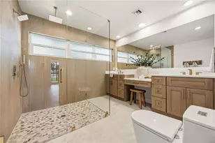 2273 Lakewood Dr, Nokomis, FL 34275 - Photo 11