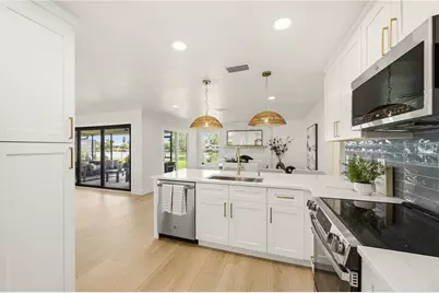 2273 Lakewood Drive, Nokomis, FL 34275 - Photo 9