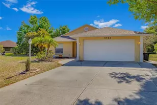 5462 Cynthia Ln, Sarasota, FL 34235 - Photo 3