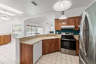 12151 Cavern Rd, Spring Hill, FL 34609 - Photo 11