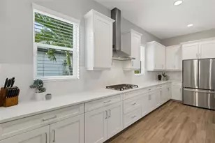 8145 Grande Shores Dr, Sarasota, FL 34240 - Photo 15