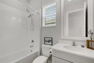 8145 Grande Shores Dr, Sarasota, FL 34240 - Photo 35