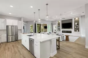 8145 Grande Shores Dr, Sarasota, FL 34240 - Photo 15