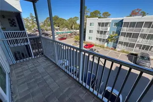 2760 Coconut Bay Ln Ln, Sarasota, FL 34237 - Photo 9