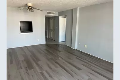 2760 Coconut Bay Ln Lane #2312 (3H), Sarasota, FL 34237 - Photo 3