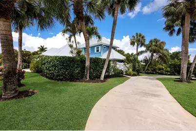 5701 Carissa Street, Holmes Beach, FL 34217 - Photo 7