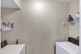 1015 Villagio Cir, Sarasota, FL 34237 - Photo 11