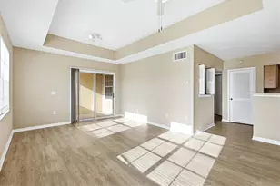 1015 Villagio Cir, Sarasota, FL 34237 - Photo 9