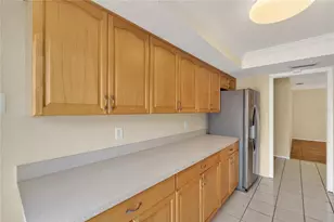 3501 N Village Ct, Sarasota, FL 34231 - Photo 17
